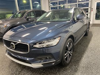 2022 Volvo V90 Cross Country V90 4x4