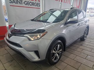 2018  RAV4 LE AWD in Saint-Georges, Quebec - 4 - w320h240px