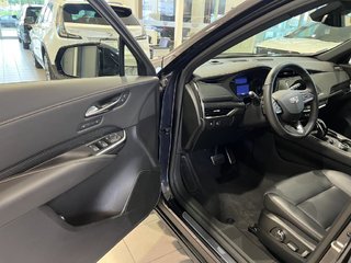 2023  XT4 Sport AWD 2.0T Toit Panoramique in Laval, Quebec - 5 - w320h240px