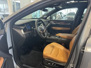 XT5 AWD Premium Luxury 2.0T Toit Navigation Roue 20po 2024 à Laval, Québec - 3 - w320h240px