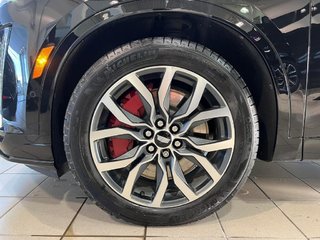 2022  XT6 AWD Sport,FREINS BREMBO in Laval, Quebec - 3 - w320h240px