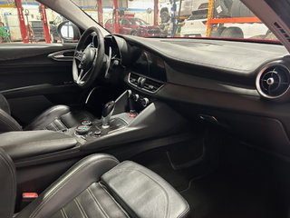 Alfa Romeo GIULIA  2019 à Montréal, Québec - 17 - w320h240px