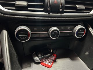 Alfa Romeo GIULIA  2019 à Montréal, Québec - 16 - w320h240px