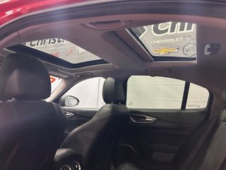 Alfa Romeo GIULIA  2019 à Montréal, Québec - 8 - w320h240px