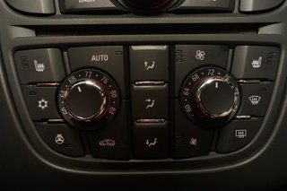 2016 Buick CASCADA in Montreal, Quebec - 10 - w320h240px