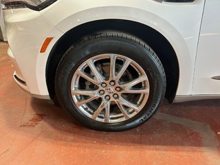 2023 Buick ENCLAVE in Montreal, Quebec - 3 - w320h240px