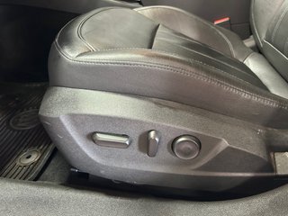 2011 Buick Regal in Montreal, Quebec - 8 - w320h240px