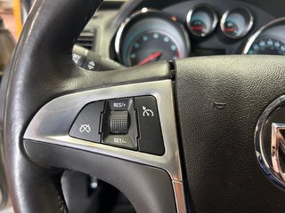2011 Buick Regal in Montreal, Quebec - 9 - w320h240px