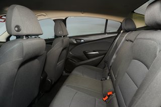 2018 Chevrolet Cruze in Montreal, Quebec - 8 - w320h240px