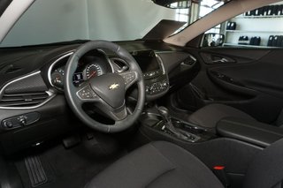 Chevrolet Malibu  2023 à Montréal, Québec - 8 - w320h240px