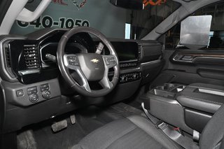 2022 Chevrolet Silverado 1500 in Montreal, Quebec - 6 - w320h240px