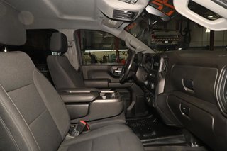 2022 Chevrolet Silverado 1500 in Montreal, Quebec - 11 - w320h240px