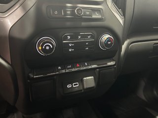 2022 Chevrolet Silverado 1500 in Montreal, Quebec - 9 - w320h240px