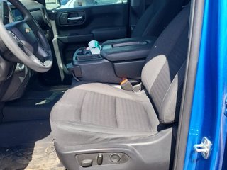 Chevrolet Silverado 1500  2023 à Montréal, Québec - 3 - w320h240px