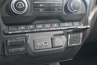 2023 Chevrolet Silverado 1500 in Montreal, Quebec - 16 - w320h240px