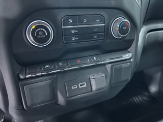 2023 Chevrolet Silverado 1500 in Montreal, Quebec - 7 - w320h240px