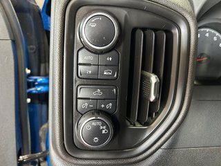 2023 Chevrolet Silverado 1500 in Montreal, Quebec - 7 - w320h240px