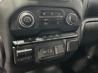 2023 Chevrolet Silverado 1500 in Montreal, Quebec - 8 - w320h240px
