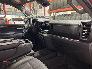 2023 Chevrolet Silverado 1500 in Montreal, Quebec - 17 - w320h240px