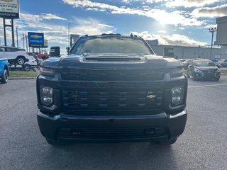 Chevrolet Silverado 2500  2022 à Montréal, Québec - 2 - w320h240px