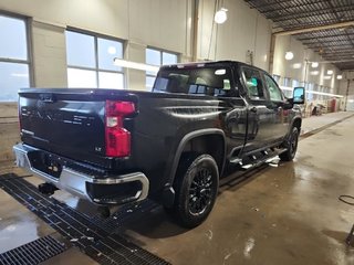 Chevrolet Silverado 2500  2023 à Montréal, Québec - 2 - w320h240px