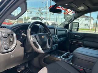 Chevrolet Silverado 2500  2023 à Montréal, Québec - 9 - w320h240px