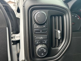 Chevrolet Silverado 2500  2024 à Montréal, Québec - 10 - w320h240px
