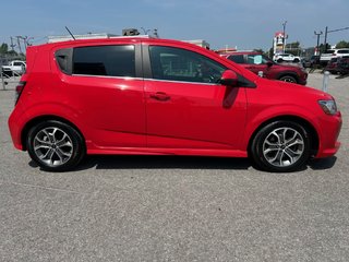 Chevrolet Sonic  2018 à Montréal, Québec - 4 - w320h240px