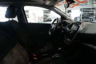 Chevrolet Spark  2017 à Montréal, Québec - 15 - w320h240px