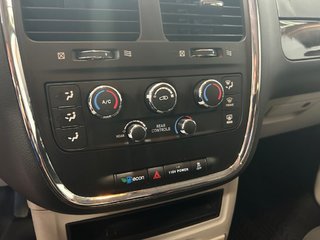 2017 Dodge Grand Caravan in Montreal, Quebec - 11 - w320h240px