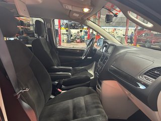 2017 Dodge Grand Caravan in Montreal, Quebec - 15 - w320h240px