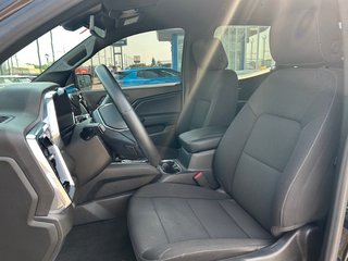 2023 GMC Canyon in Montreal, Quebec - 12 - w320h240px