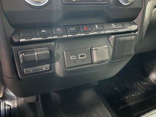 2023 GMC SIERRA 1500 in Montreal, Quebec - 8 - w320h240px
