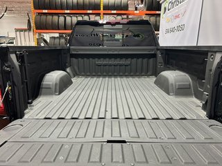 GMC SIERRA 1500  2023 à Montréal, Québec - 20 - w320h240px
