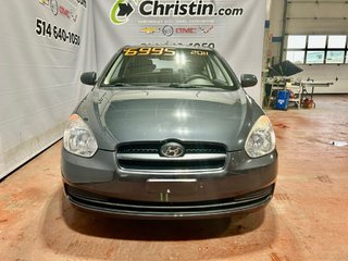 2011 Hyundai ACCENT in Montreal, Quebec - 2 - w320h240px