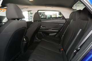 Hyundai Elantra  2021 à Montréal, Québec - 12 - w320h240px