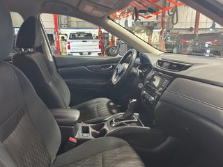 2020 Nissan ROGUE in Montreal, Quebec - 17 - w320h240px