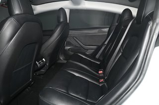 2020 Tesla MODEL 3 in Montreal, Quebec - 5 - w320h240px