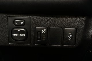 2016 Toyota RAV4 in Montreal, Quebec - 12 - w320h240px