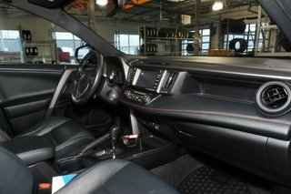 Toyota RAV4  2016 à Montréal, Québec - 19 - w320h240px
