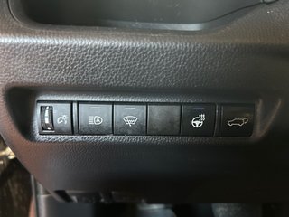 Toyota RAV4  2022 à Montréal, Québec - 11 - w320h240px