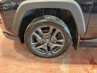 Toyota RAV4  2022 à Montréal, Québec - 3 - w320h240px