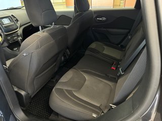 Jeep Cherokee  2016 à Saint-Eustache, Québec - 13 - w320h240px