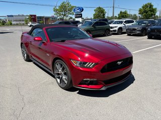 2015 Ford Mustang convertible in Brossard, Quebec - 5 - w320h240px
