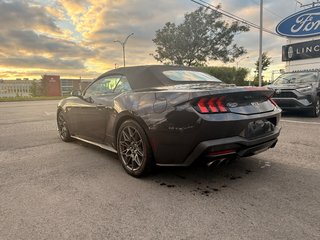 2024 Ford Mustang convertible in Brossard, Quebec - 5 - w320h240px