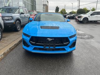 Ford Mustang convertible  2025 à Brossard, Québec - 3 - w320h240px