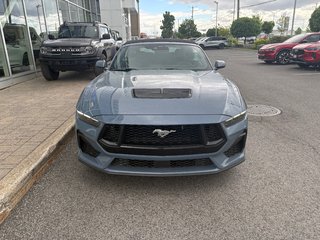 Ford Mustang convertible  2025 à Brossard, Québec - 3 - w320h240px