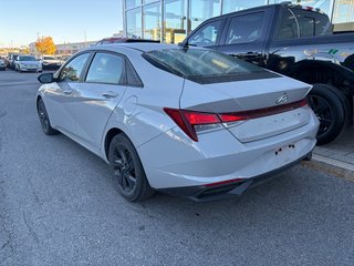 Hyundai Elantra  2022 à Brossard, Québec - 5 - w320h240px