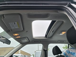 2021 Hyundai Venue TREND TOIT MAG 17'' CAMERA KEYLESS CARPLAY in Montréal, Quebec - 2 - w320h240px