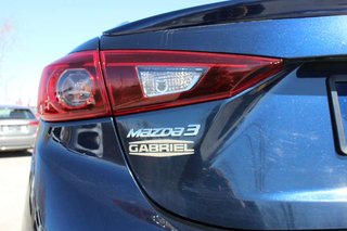 2018  Mazda3 SE